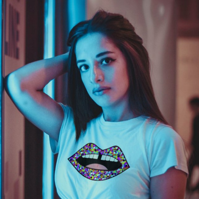 GAP TOOTH GIRL MOUTH T-SHIRTS (Creator Uploaded)