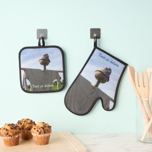 Garden Scarecrow Nature Personalised Oven Mitt & Pot Holder Set (Insitu(Hanging))