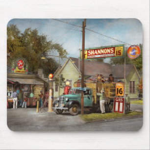 Gas Station - Shannon's super gasolines 1939 Mouse Mat