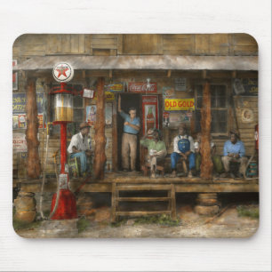 Gas Station - Sunday afternoon - 1939 Mouse Mat
