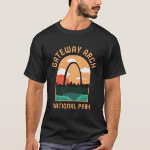 Gateway Arch National Park Alaska Vacation Retro G T-Shirt