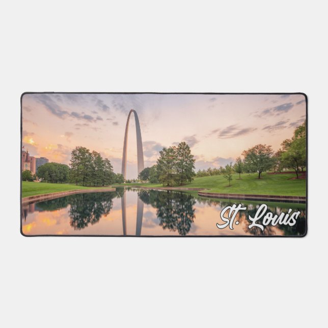 Gateway Arch, St. Louis, Missouri, USA Desk Mat (Front)