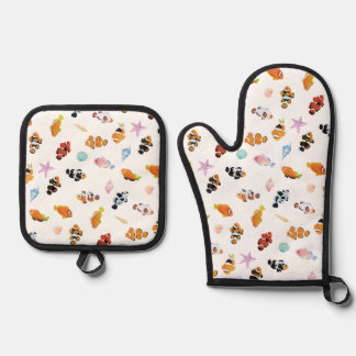 Gathering of Clownfish | Ocean Art Design Oven Mitt & Pot Holder Set