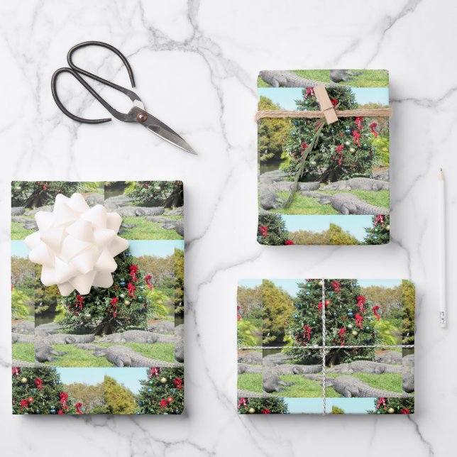 Gator Christmas Tree Wrapping Paper Sheets (Front)