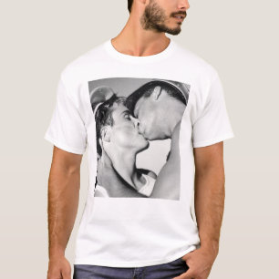 GAY MALE KISS T-Shirt