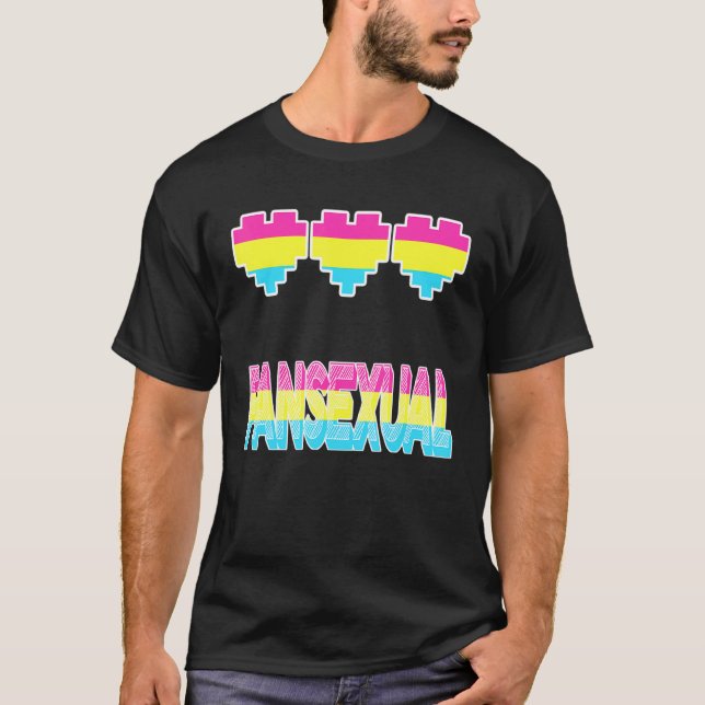 Gaymer Retro Pride Pansexual Gamer Pixel Heart Que T-Shirt (Front)