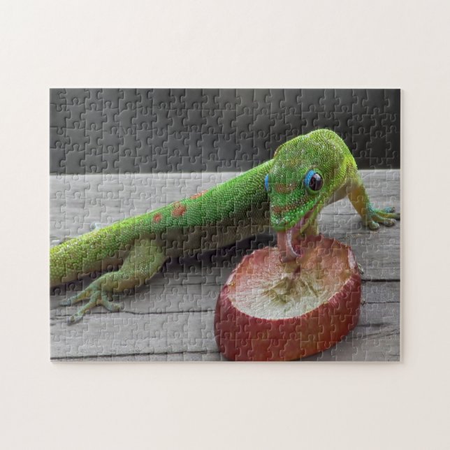 Gecko Eating Grapes Jigsaw Puzzle (Horizontal)