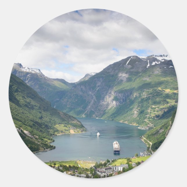 Geirangerfjord view in Norway round sticker (Front)