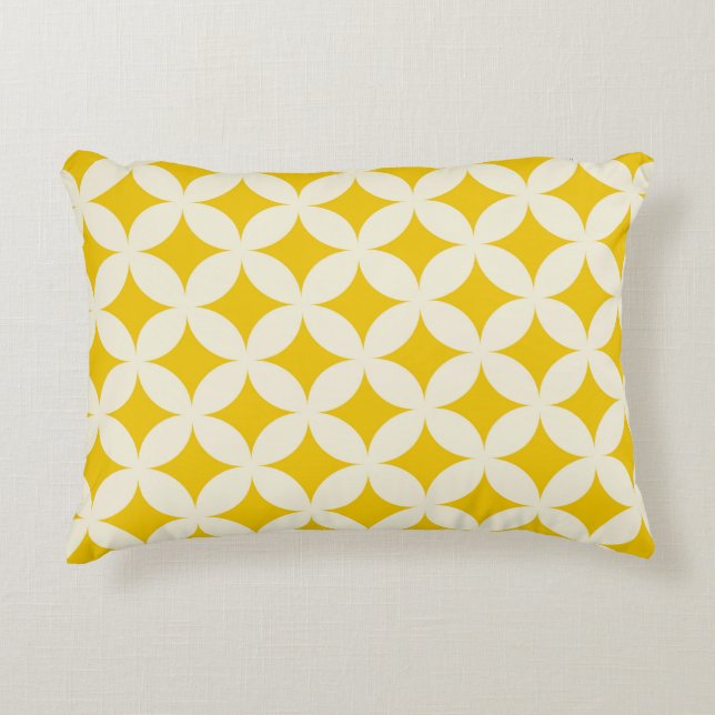 Geometric circle shapes seamless pattern ecru whit decorative cushion (Front)