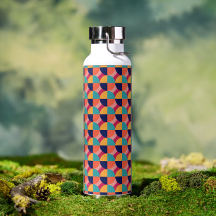 GEOMETRIC DESIGN. WATER BOTTLE