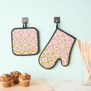 Geometric Diamond Pattern in Pink and Olive Green Oven Mitt & Pot Holder Set