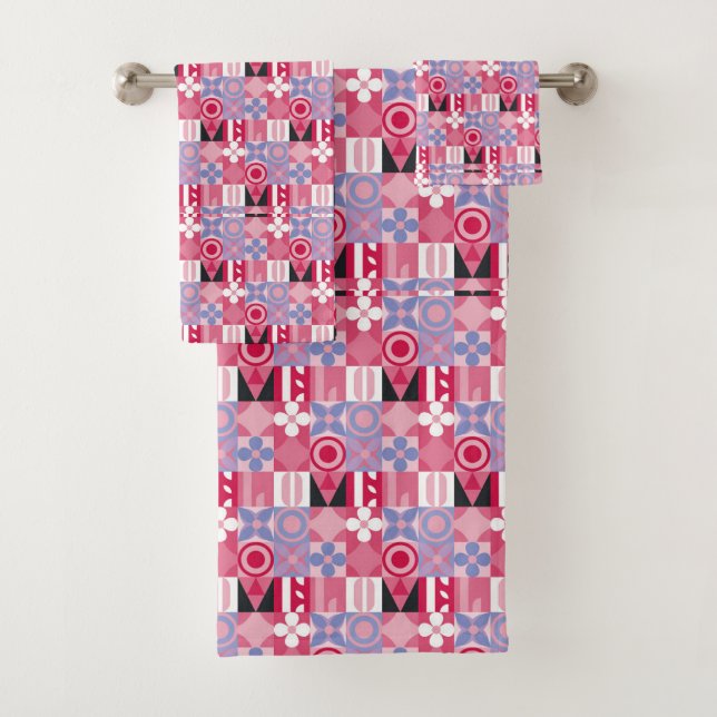 geometric tiles bath towel set (Insitu)
