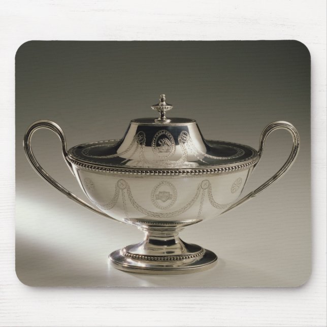George III sauce tureen and cover Mouse Mat (Front)