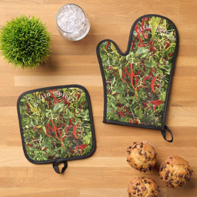 Gettin' Spicy  Oven Mitt & Pot Holder Set (Top Down)