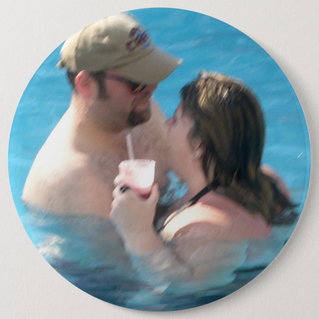 GG2 6 CM ROUND BADGE (Front)