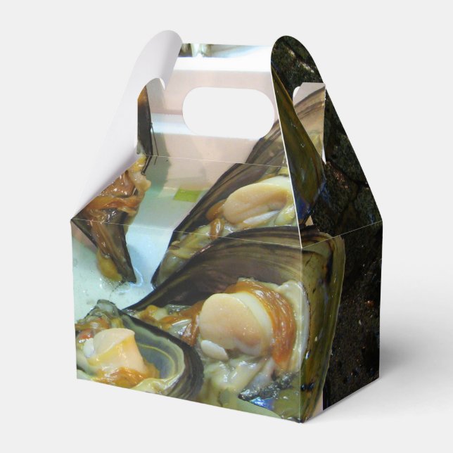 Giant Mussels Tsukiji Fish Market, Tokyo, Japan Favour Box (Front Side)
