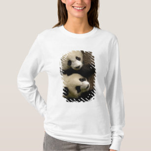 Giant panda babies (Ailuropoda melanoleuca) 2 T-Shirt