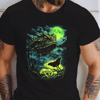 Giant toad head swamp night T-Shirt