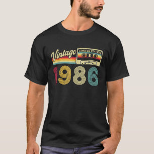 Gift Men Women 40 Years Old Born in 1986 Retro T-Shirt