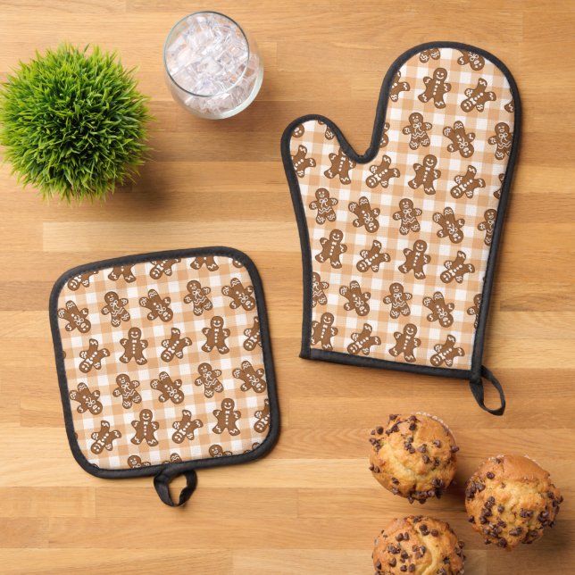 Gingerbread Man Plaid Pattern Holiday Oven Mitt & Pot Holder Set (Top Down)