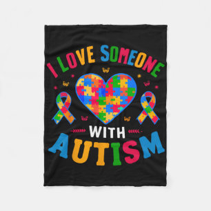 Giraffe Autism Awareness I Love Someone With Autis Fleece Blanket
