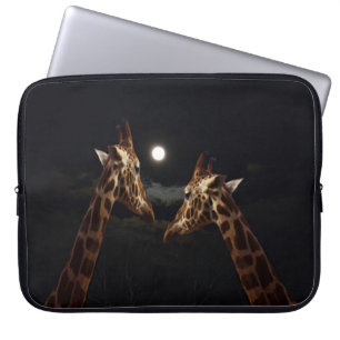 Giraffe Love In The Moonlight, Laptop Sleeve