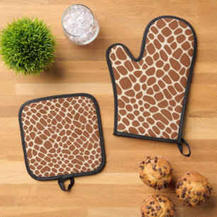 Giraffe Pattern Oven Mitt & Pot Holder Set