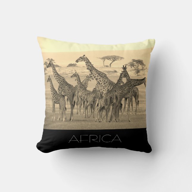 giraffe reversible cushion (Front)