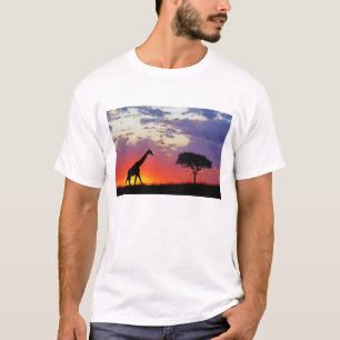 Giraffe silhouetted at sunrise, Giraffa T-Shirt