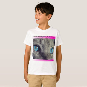 Gleaming eyes T-Shirt