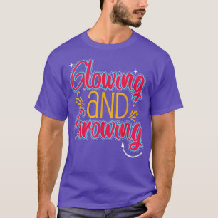 Glowing & Growing Funny Pregnant Mommy Pregnancy L T-Shirt