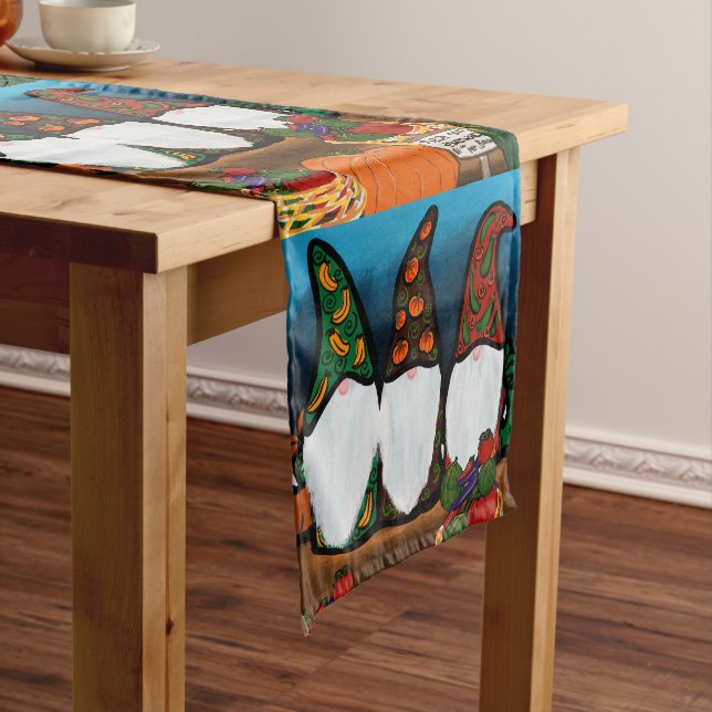 GNOME   SHORT TABLE RUNNER (In Situ)