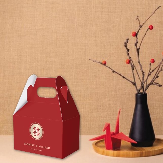 Gold Circle Double Happiness Chic Chinese Wedding Favour Box (Red/Gold Classic Circle Double Happiness Chinese Wedding Party Favor Box @ fatfatin_red_knot)