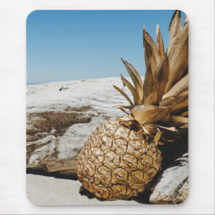 Gold pineapple on the beach mouse mat