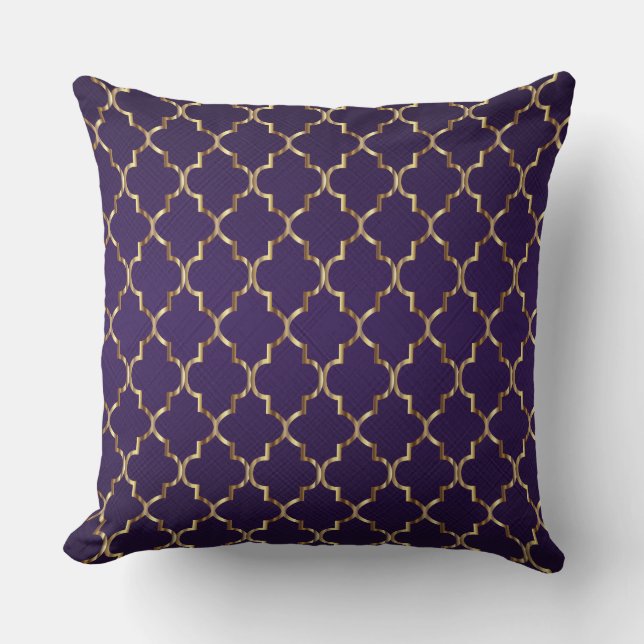 Gold Quatrefoil Pattern on Plum Purple Cushion (Front)