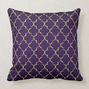 Gold Quatrefoil Pattern on Plum Purple Cushion