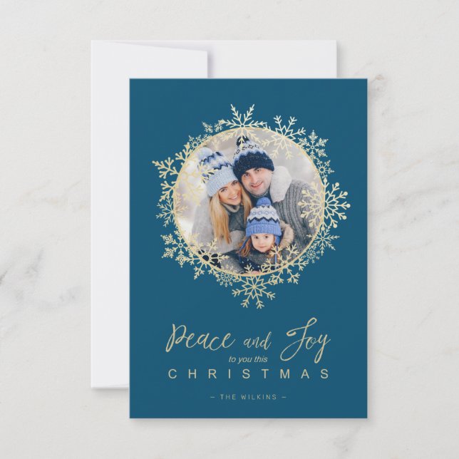 Gold Snowflakes Merry Christmas Round Family Photo (Front)