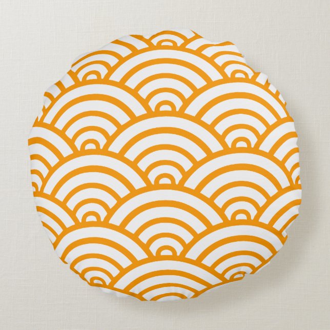 Gold & White Scallop Pattern Round Pillow (Back)