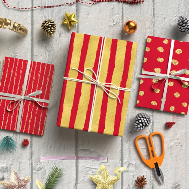 Golden glitter on red Christmas set of 3 Wrapping Paper Sheet (Golden glitter on red Christmas set of 3 Wrapping Paper Sheet)