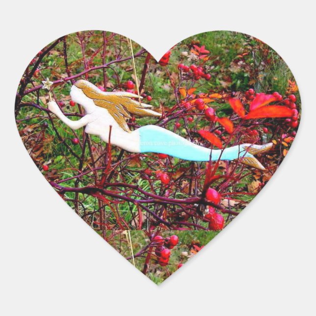 golden hair mermaid heart sticker (Front)
