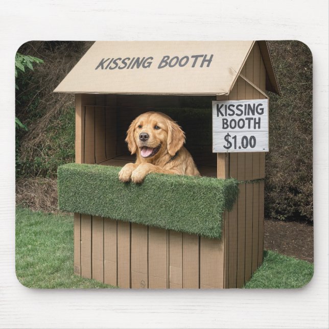 Golden Retriever In Kissing Booth Mouse Mat (Front)