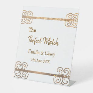 Golden vintage glitter the perfect match couple na pedestal sign