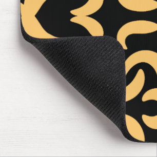 Golden worm mouse mat