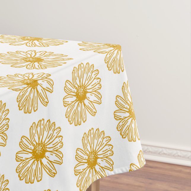Golden Yellow Daisies Print, Daisy Floral Pattern Tablecloth (In Situ)