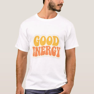GOOD ENERGY Retro Wavy Text – T-Shirt