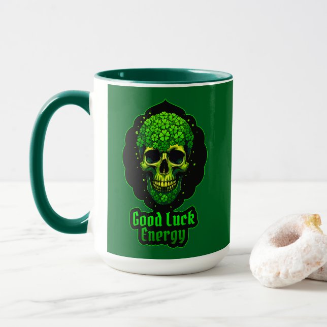 Good Luck Energy Skull St Patrick’s Day - caneca Mug (With Donut)