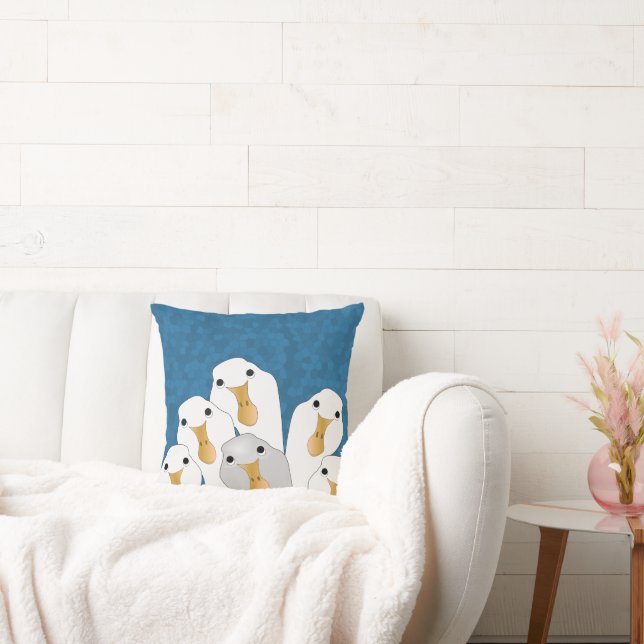 Goose Who Throw Pillow (Couch)