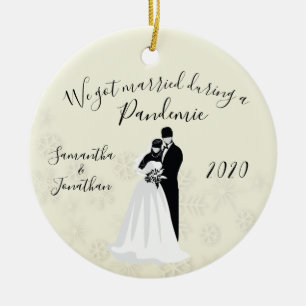 Got Married During 2020 Face Mask Bride Groom Ceramic Tree Decoration