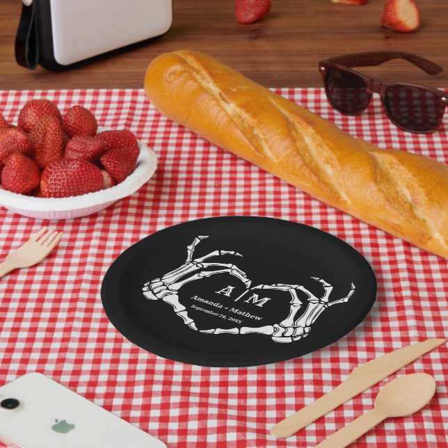 Gothic Halloween Skull Hand Heart Black Wedding Paper Plate (Picnic)