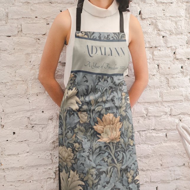 Graceful Retro Flowers Retirement Gifts for Mum Apron (Graceful Retro Flowers Retirement Gifts for Mom)